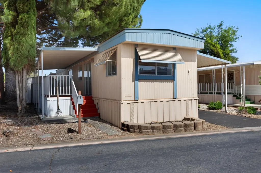 10035 Mills Station Rd #100