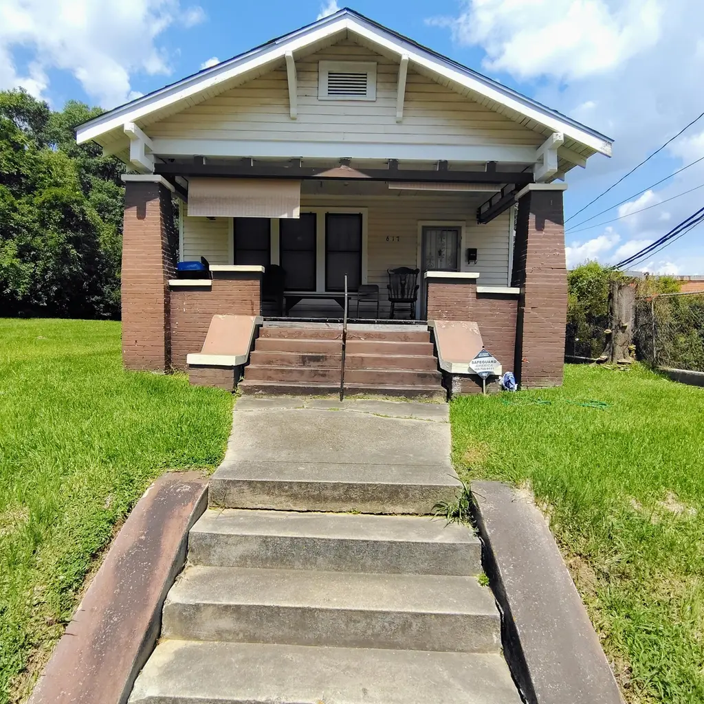 617 Edgar St