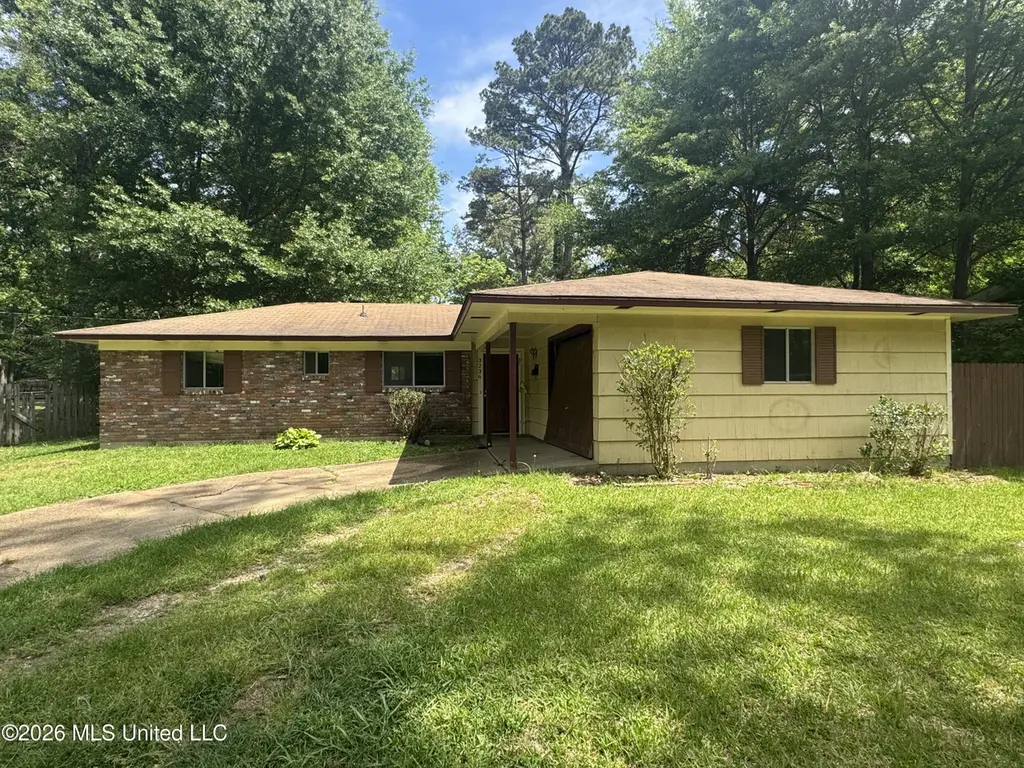 3236 Woodview Dr