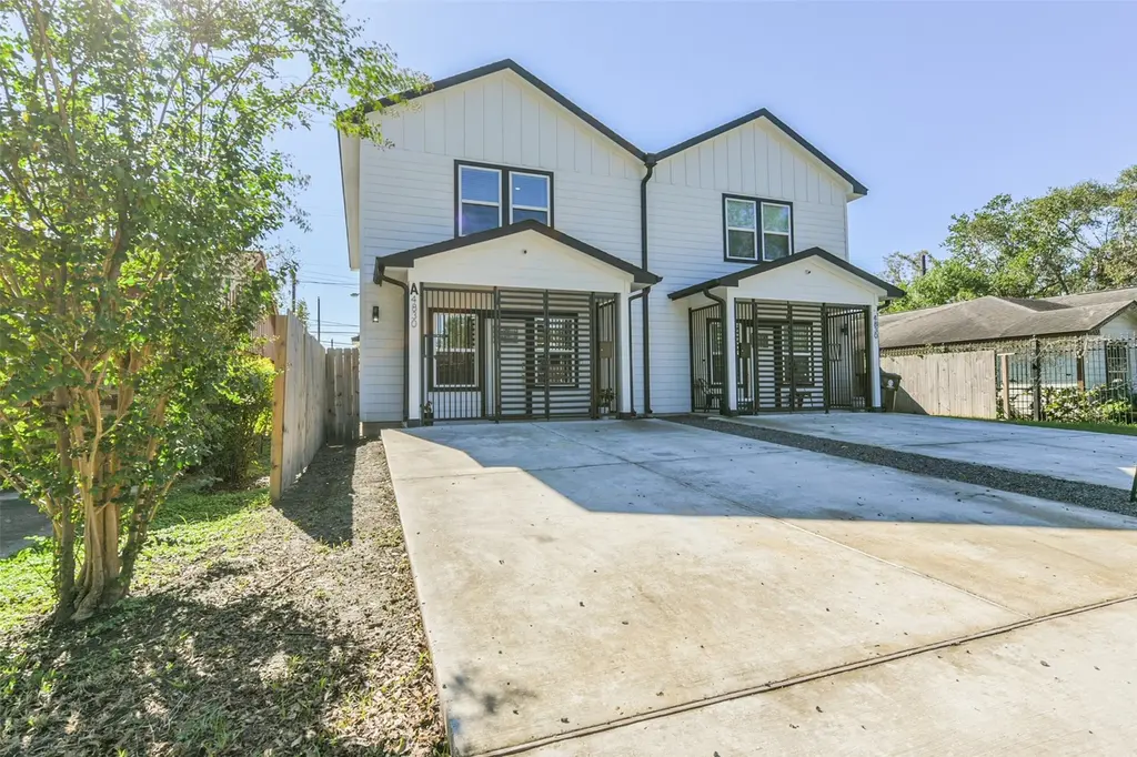 4830 Burma Rd Unit A B