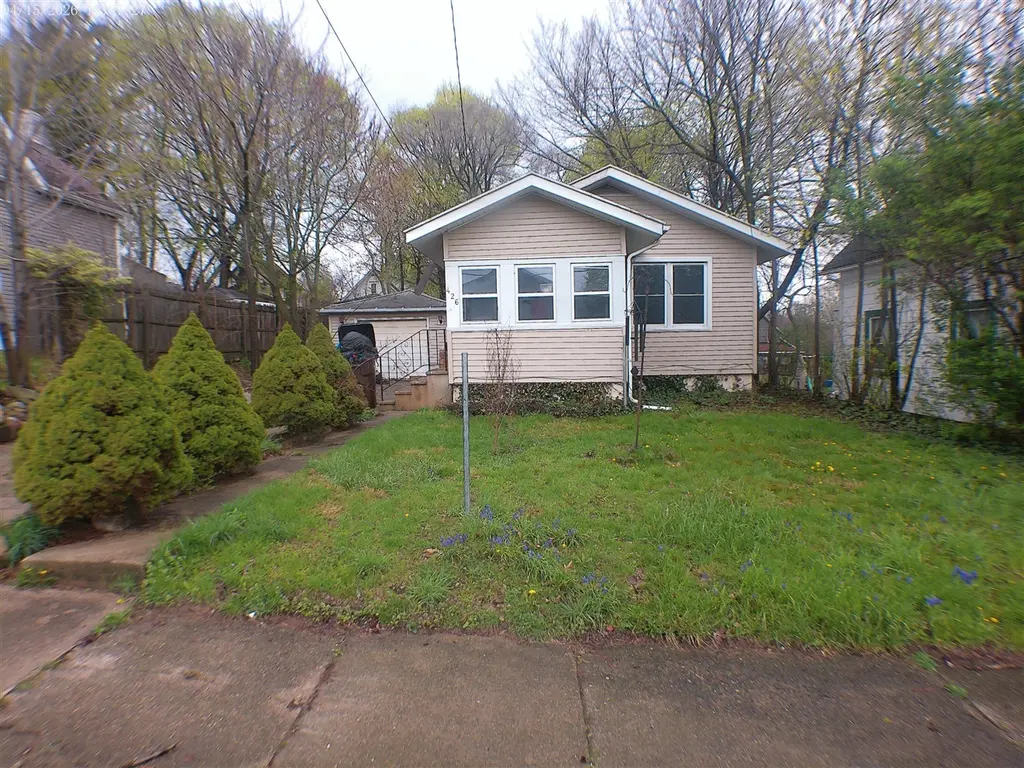426 Madison St
