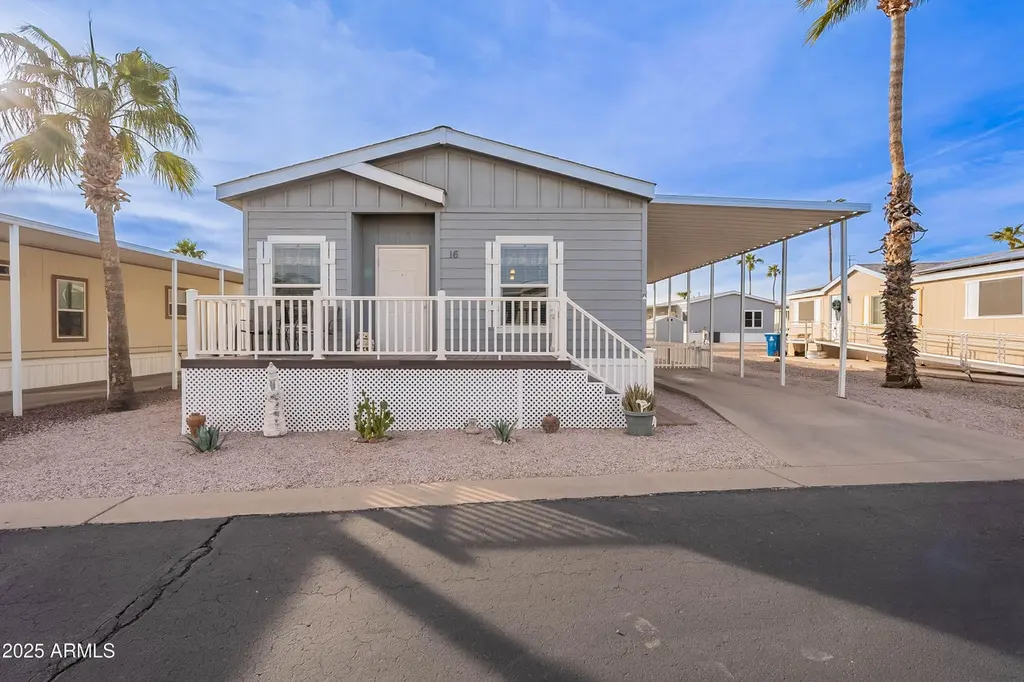 2000 S Apache Rd #16