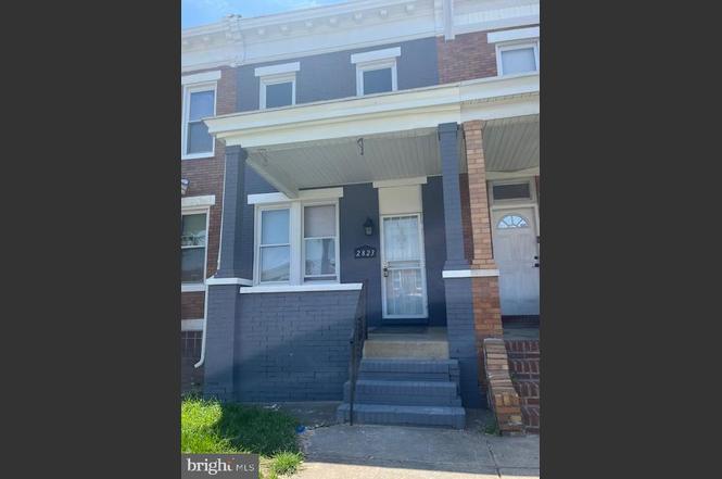 2823 Lake Ave