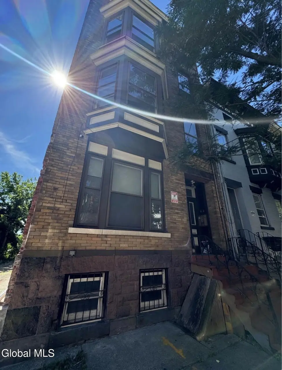 72 Grand St