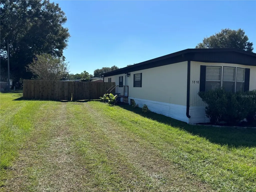5910 SW 63rd Place Rd