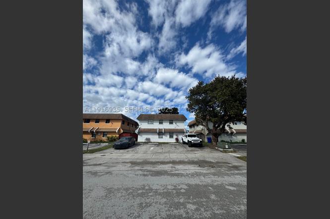 1741 SW 40th Ter