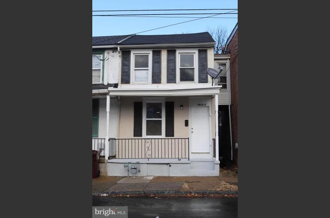 1015-1/2 Linden St