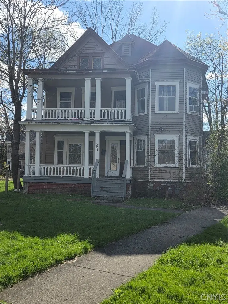 223 Merriman Ave
