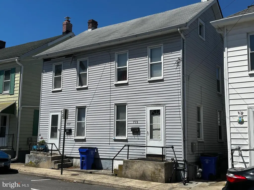 719 N Locust St