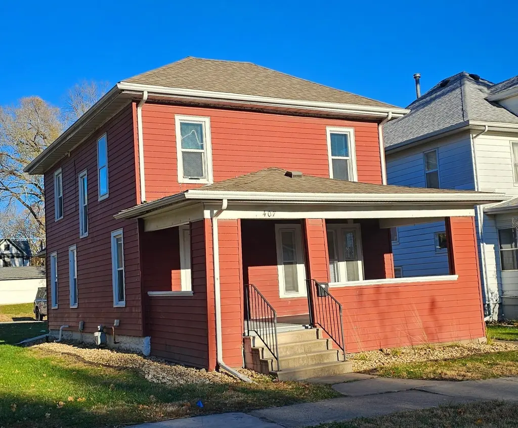 407 Locust St