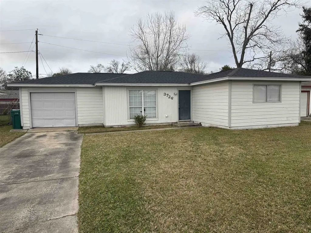 3726 Bowling Ln