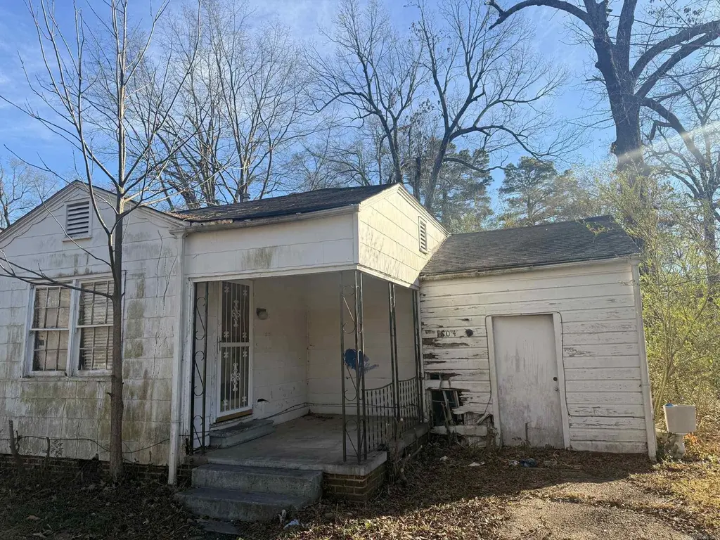 1604 W 30th Ave