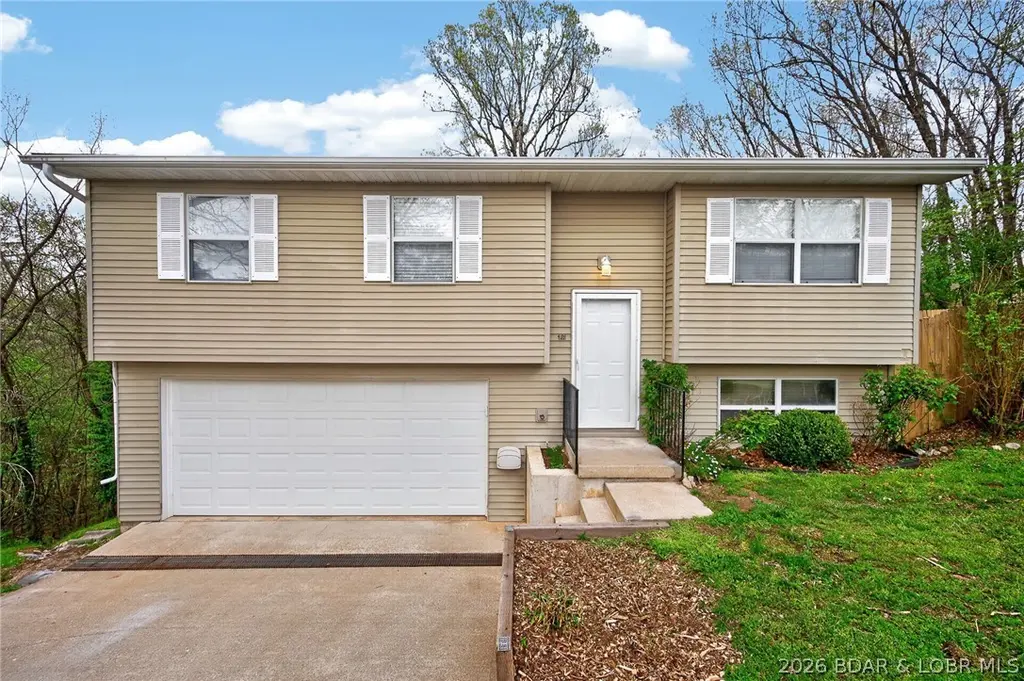 401 Christopher Dr Dr