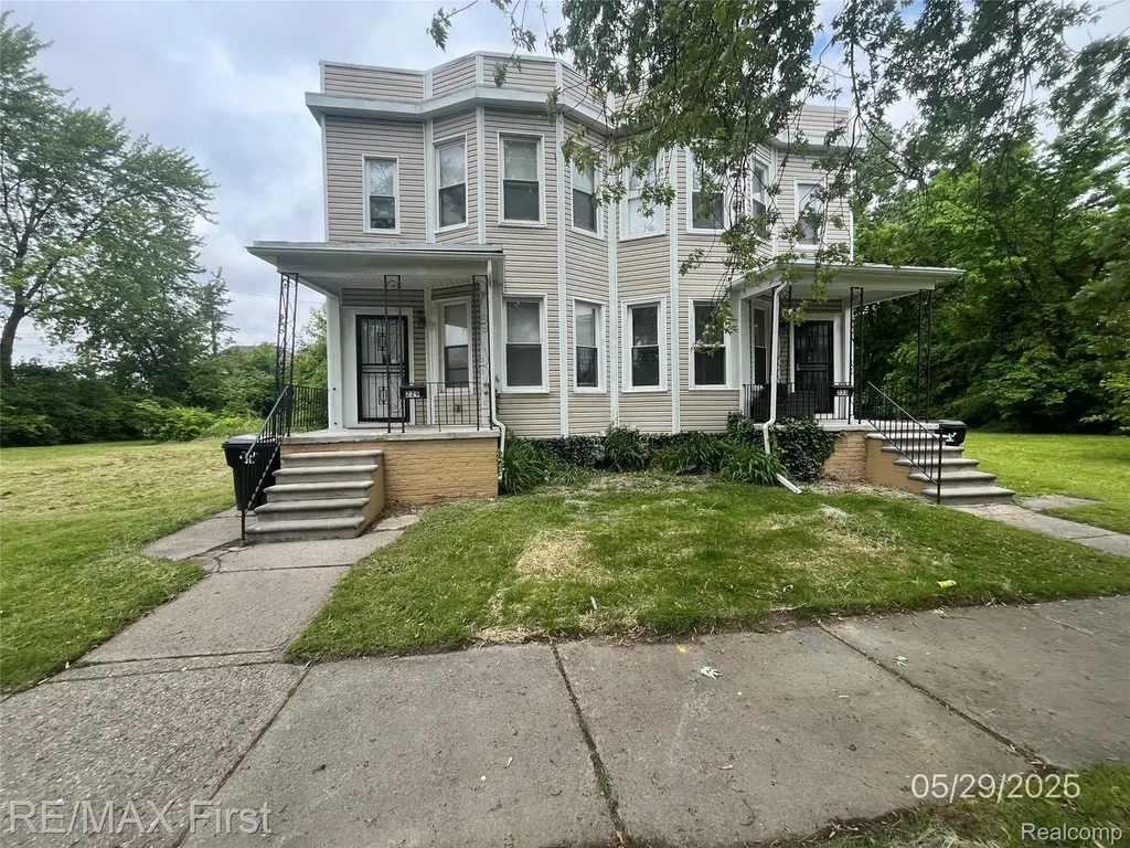 229 Leicester Ct