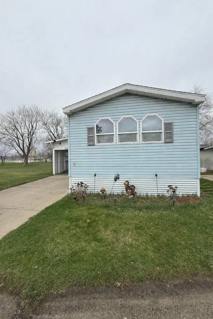 121 Waterman Ave