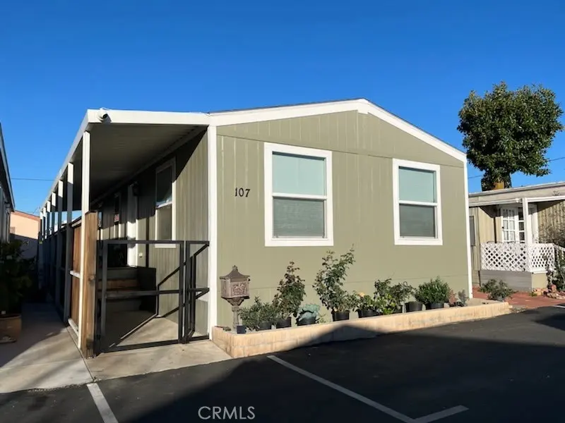 7560 Woodman Pl #107