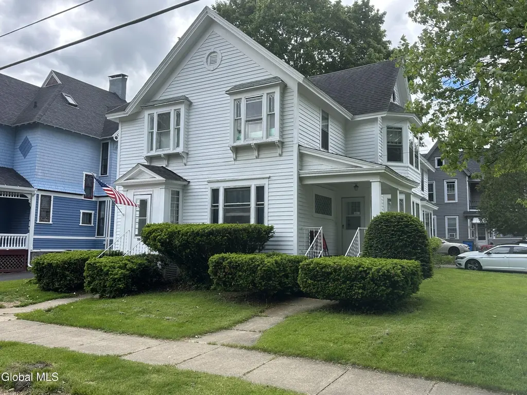 114 1st Ave