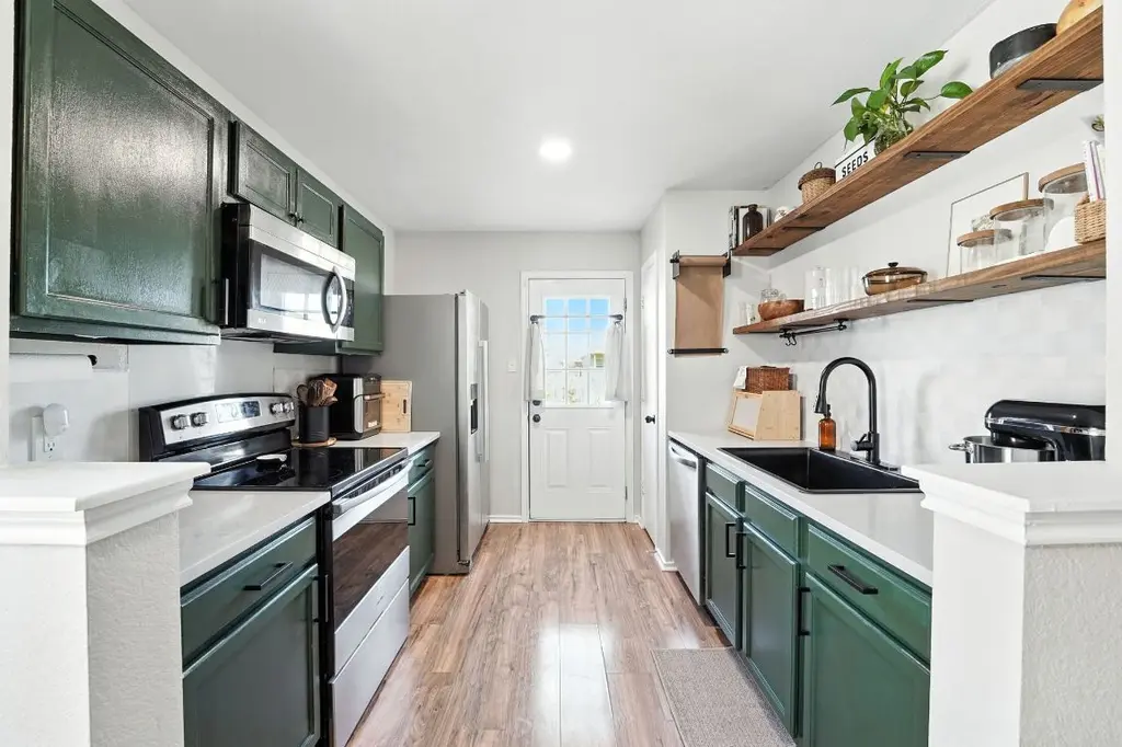12712 Saint Mary Dr