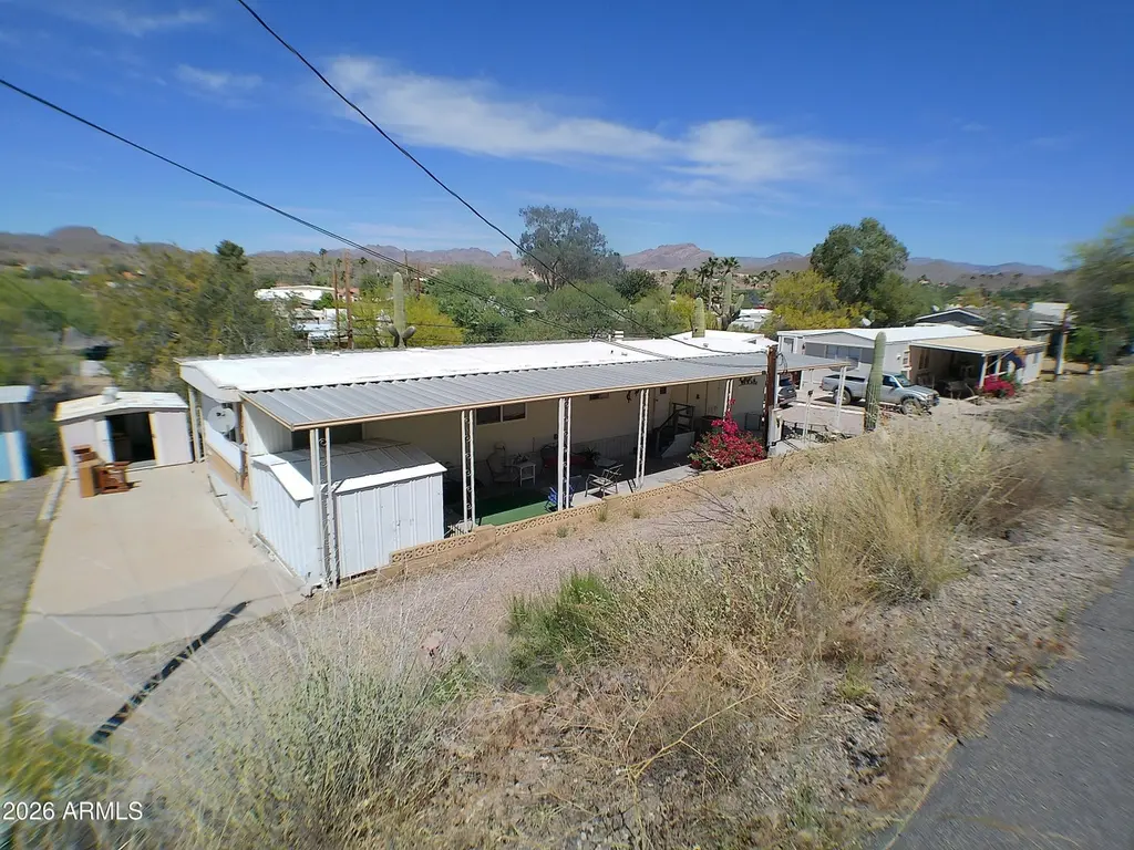 608 E Queen Creek Ct