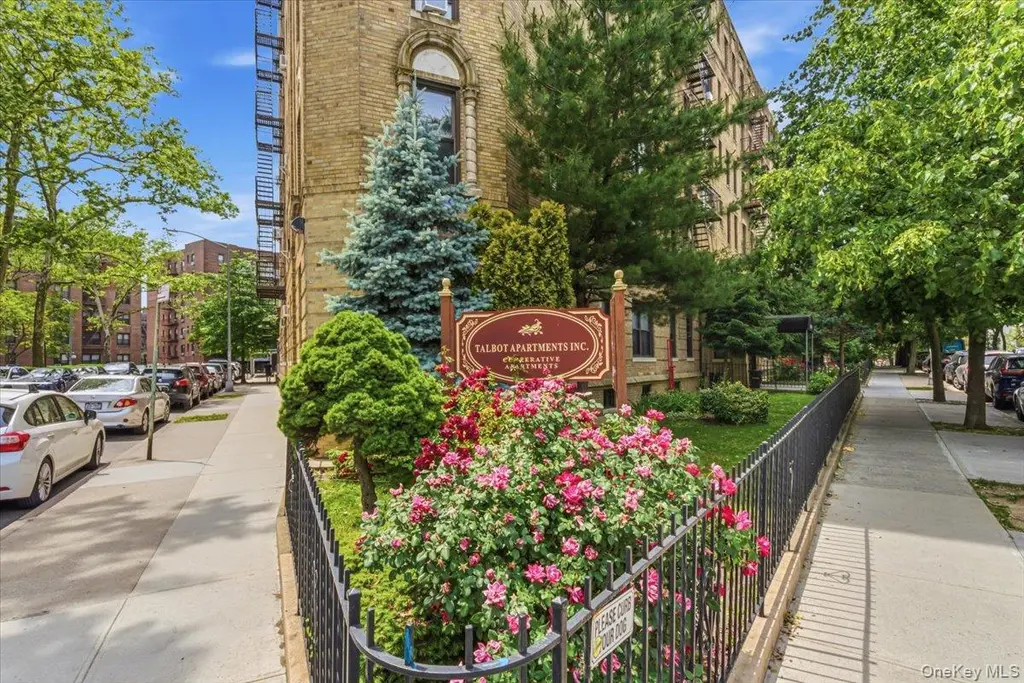 8374 Talbot St Unit 4D