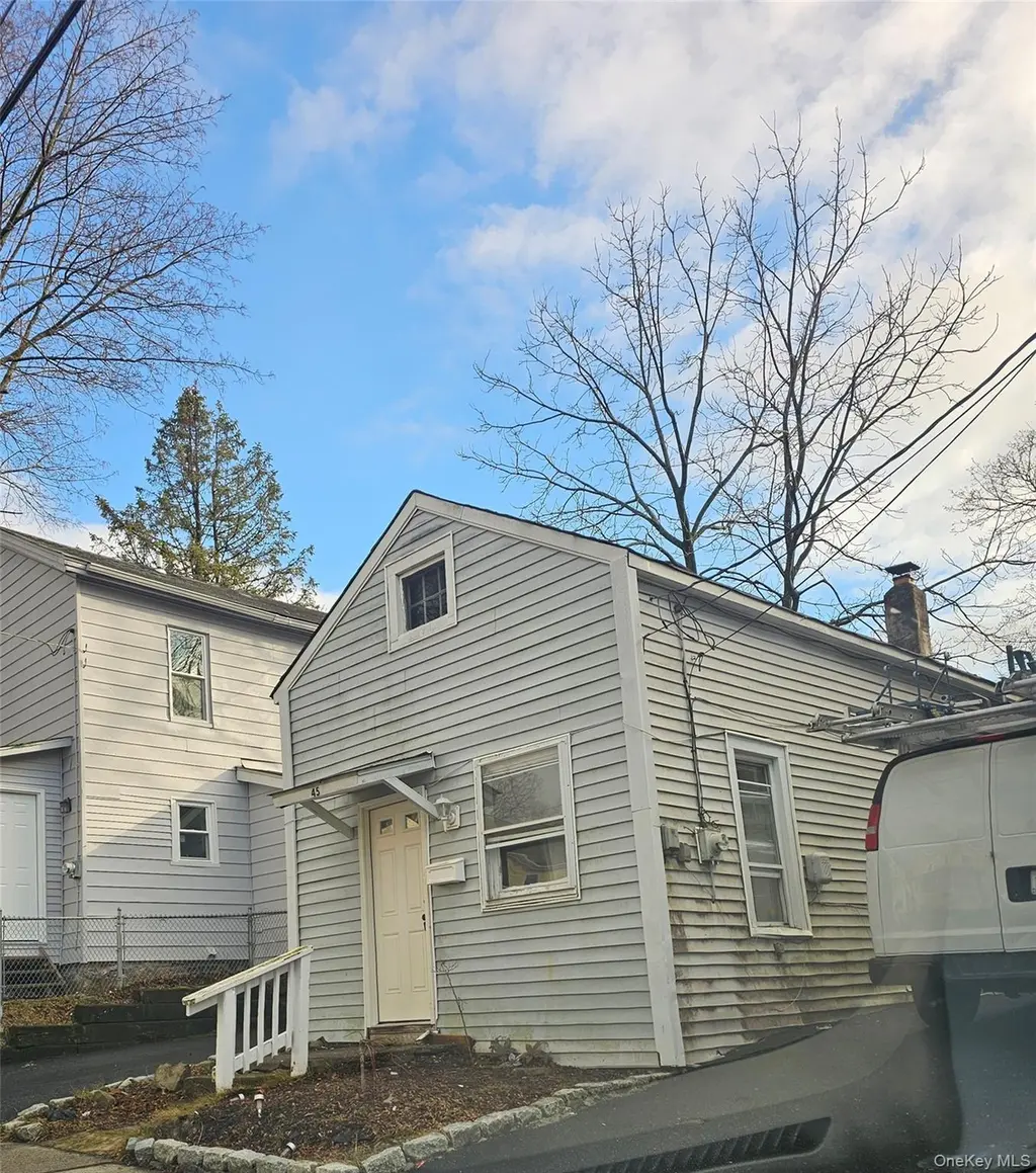 45 Knapp Ave