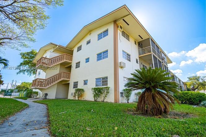 16790 NE 14th Ave #215