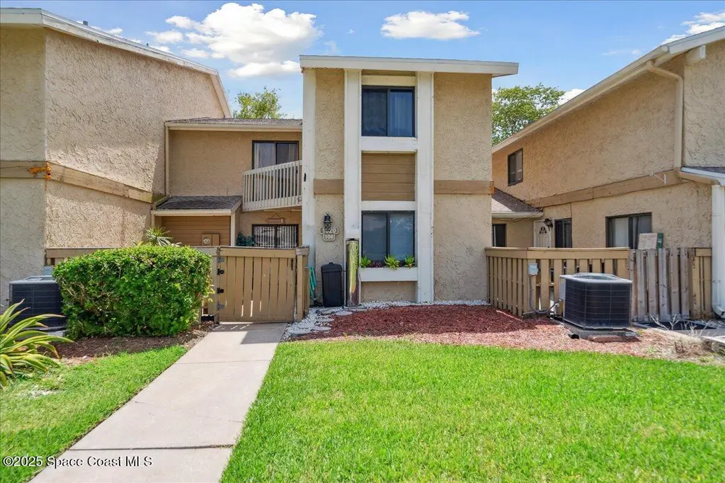1020 Abada Ct NE #108