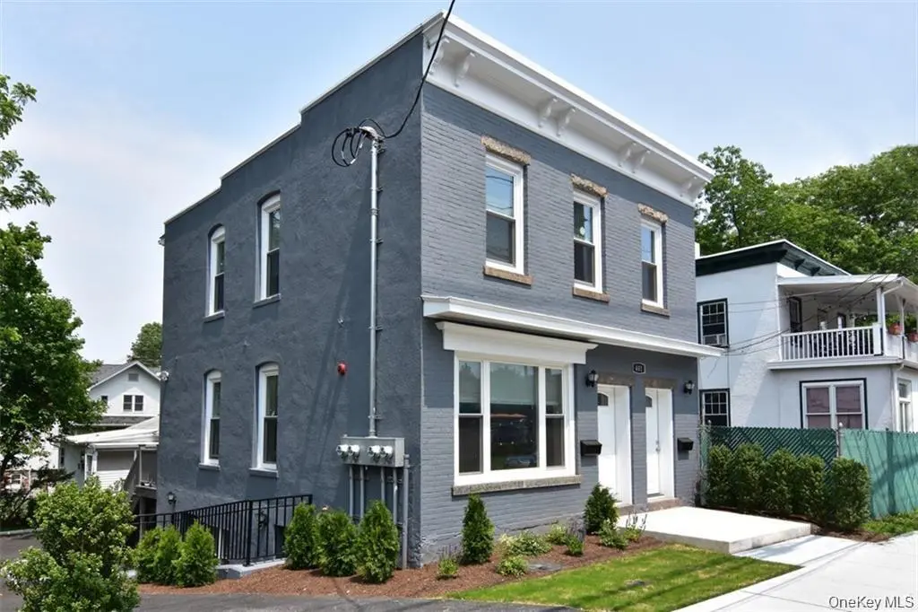 401 Ashford Ave