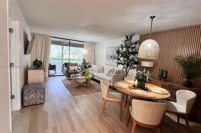 10303 Sunrise Lakes Blvd #211