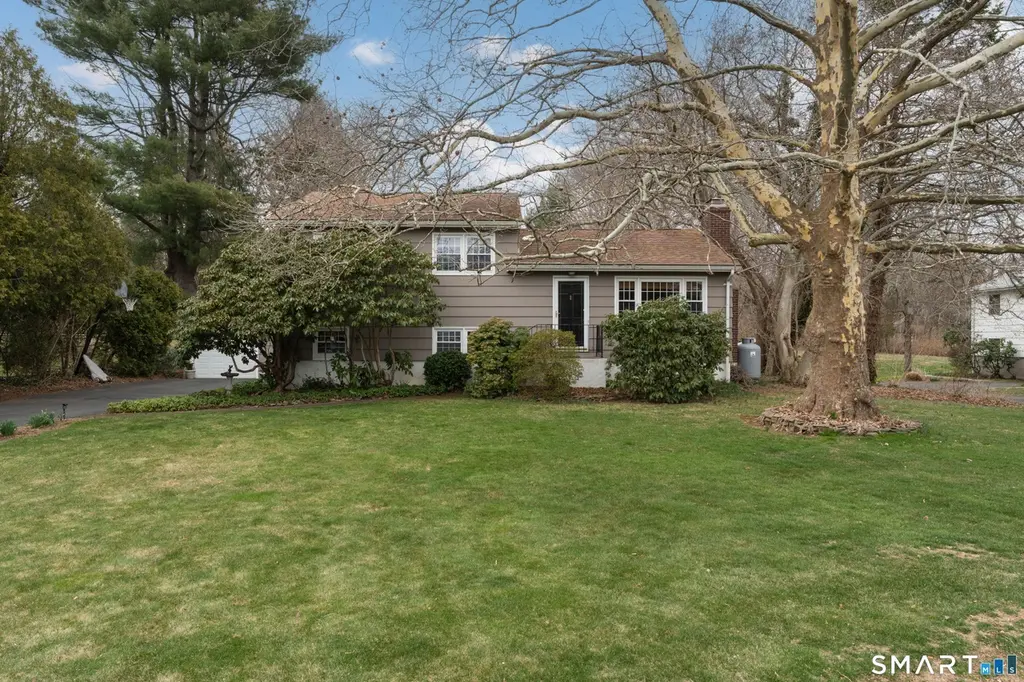 82 Raymond Rd