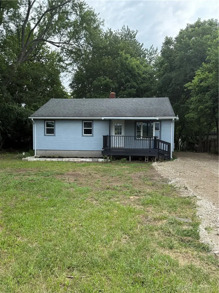 1068 Hedges Rd