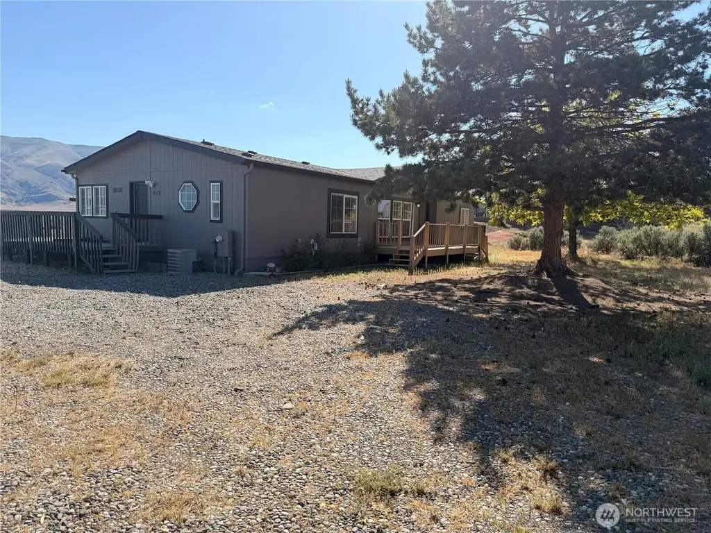612 Orchard Dr SW