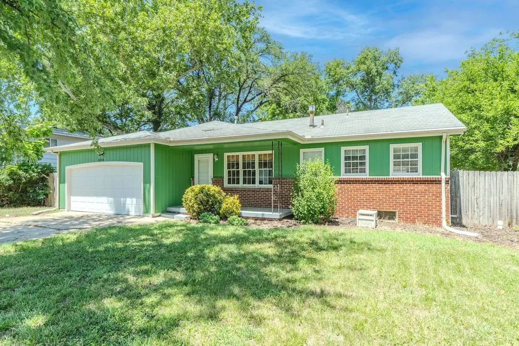 804 E English Ct
