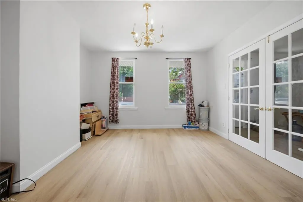 2424 West Ave