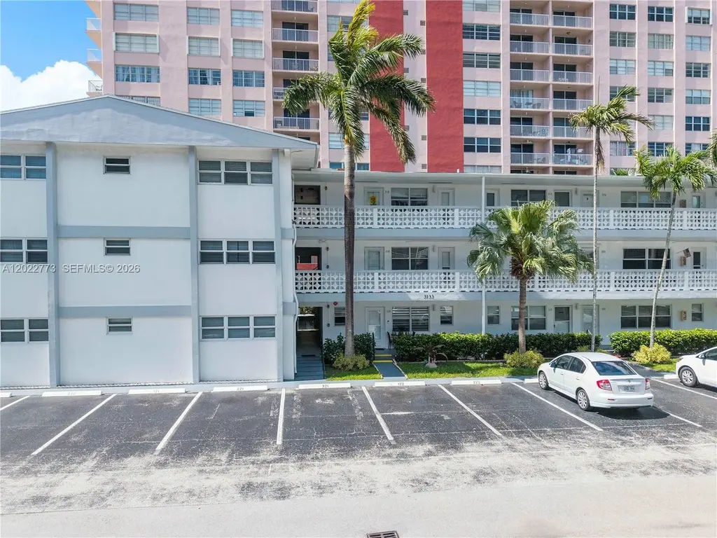 3133 S Ocean Dr #318