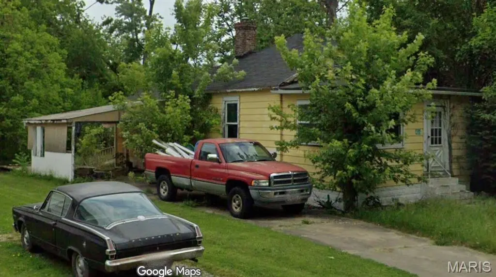 406 W Lake St