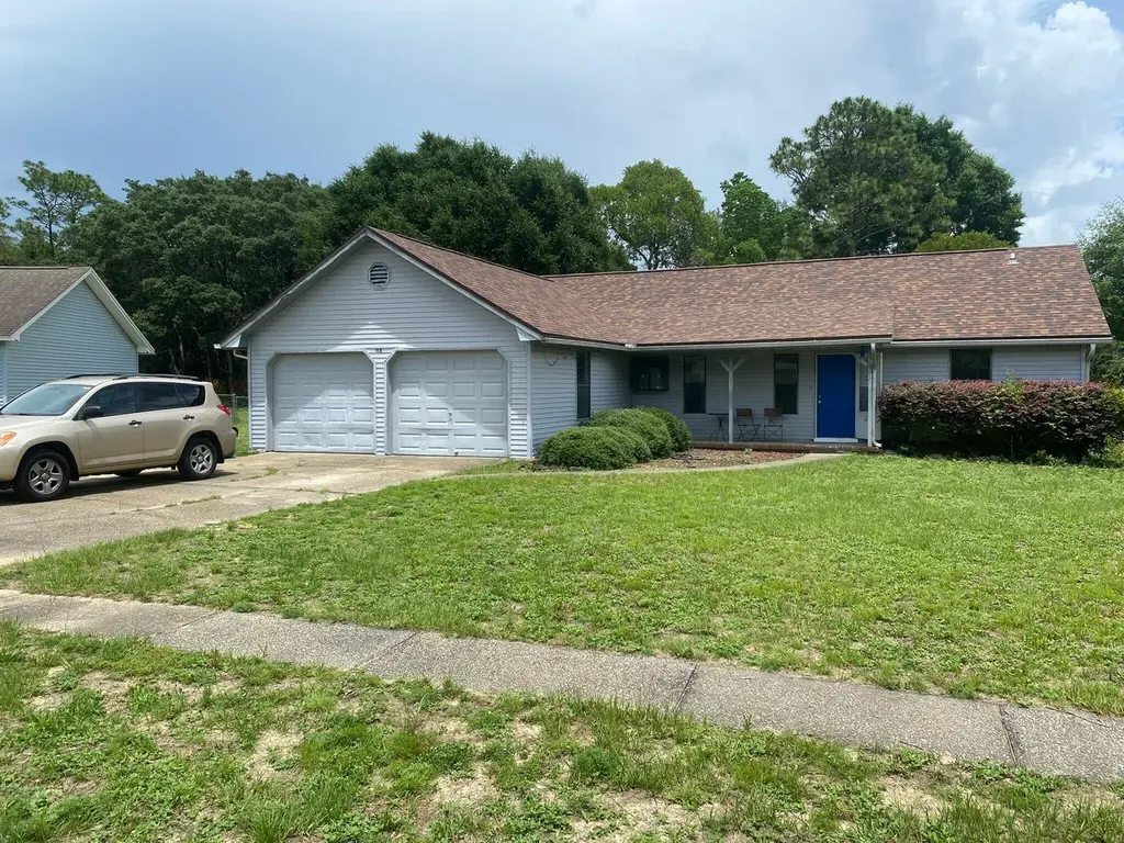 113 E Walker Cir