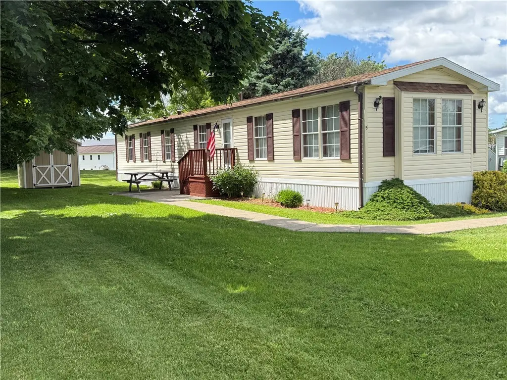 5 Arrowhead Dr