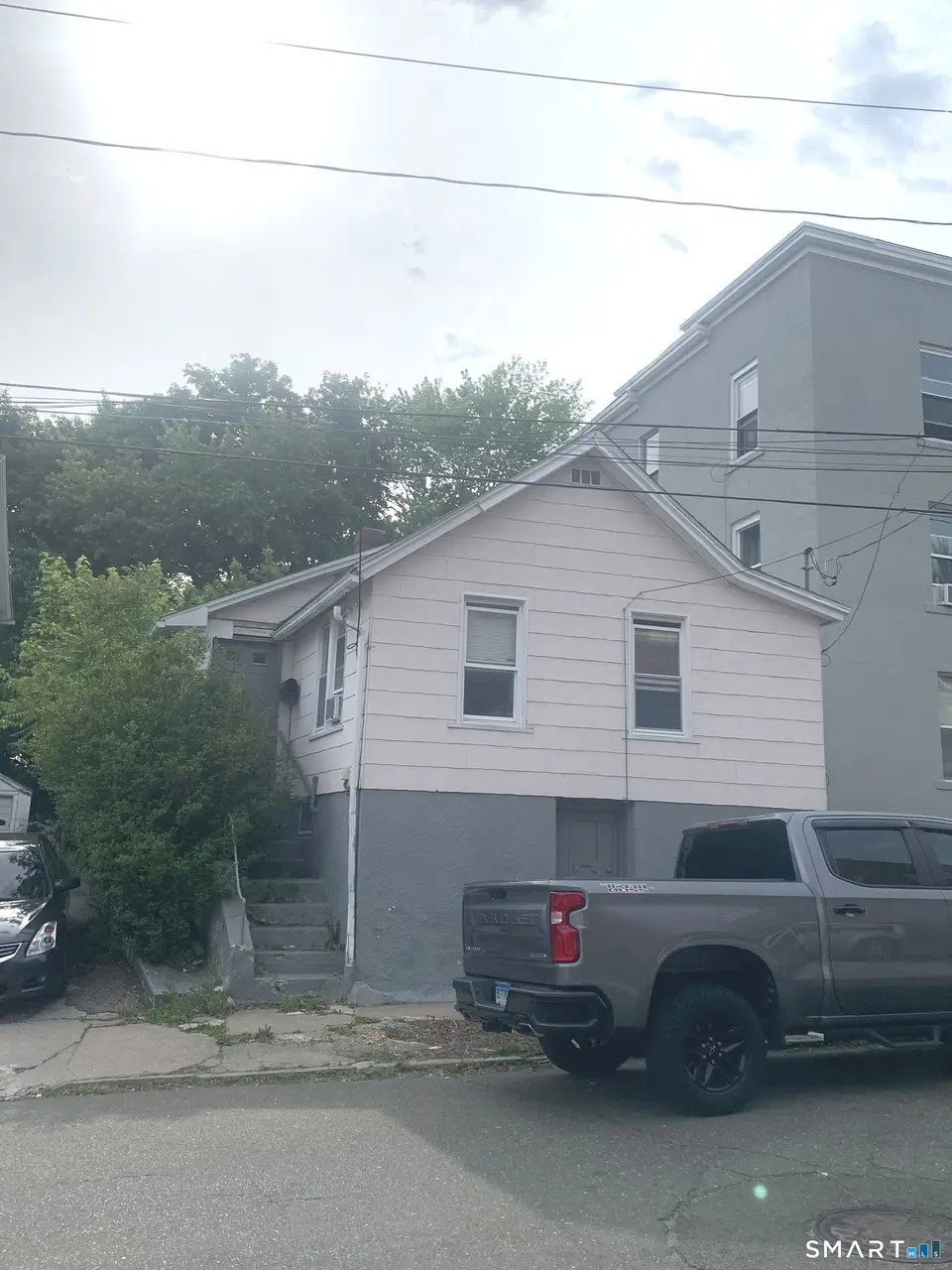 52 Hawkins St