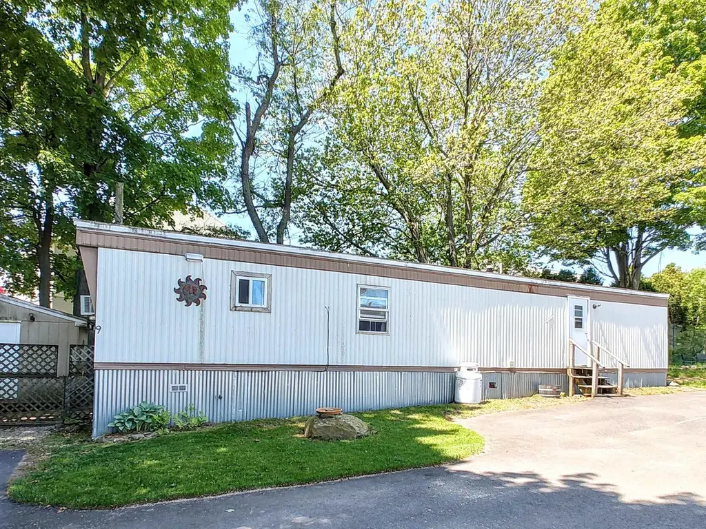 1338 Woodbury Ave #9