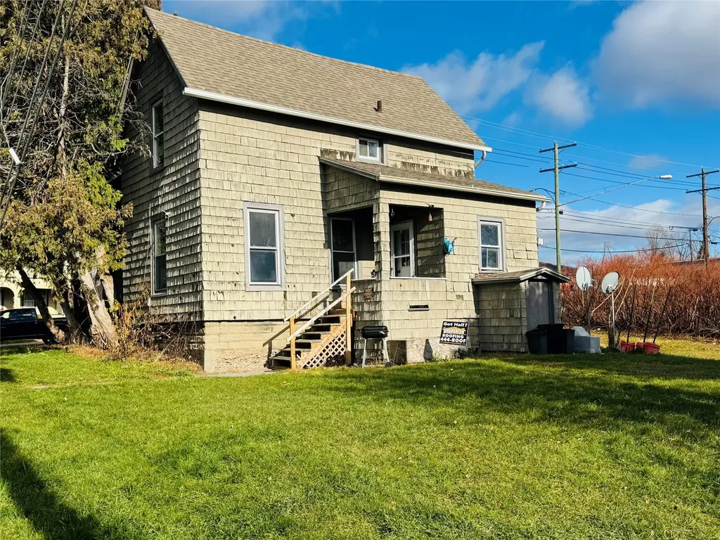 114 Robinson St