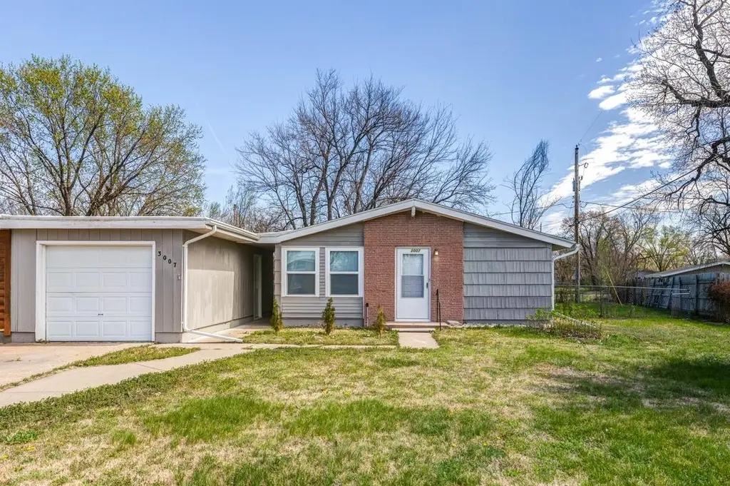 3007 Castle Ct
