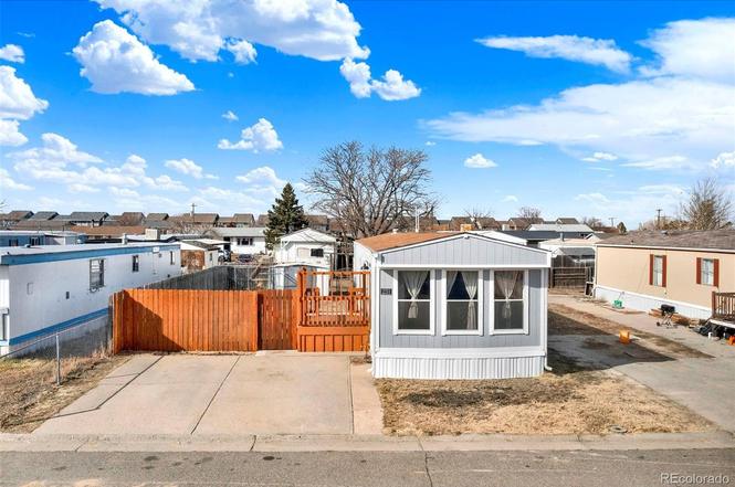 231 Dahlia St