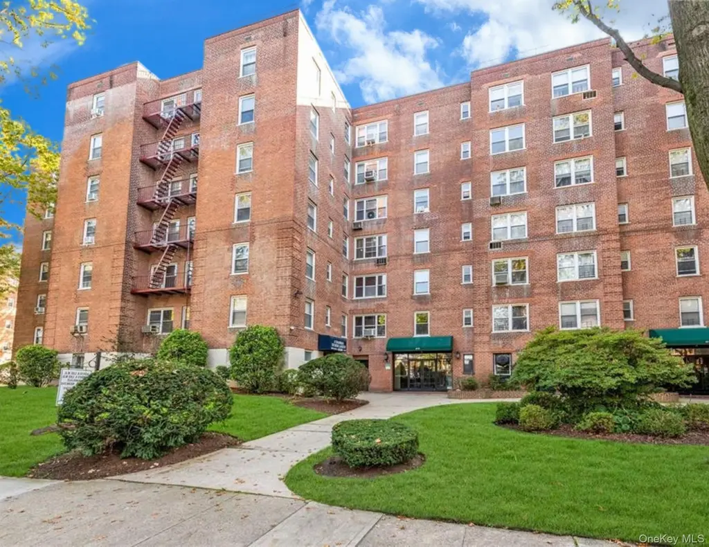 27-04 Parsons Blvd Unit 2G