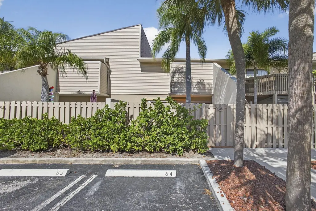 612 Executive Center Dr #3107
