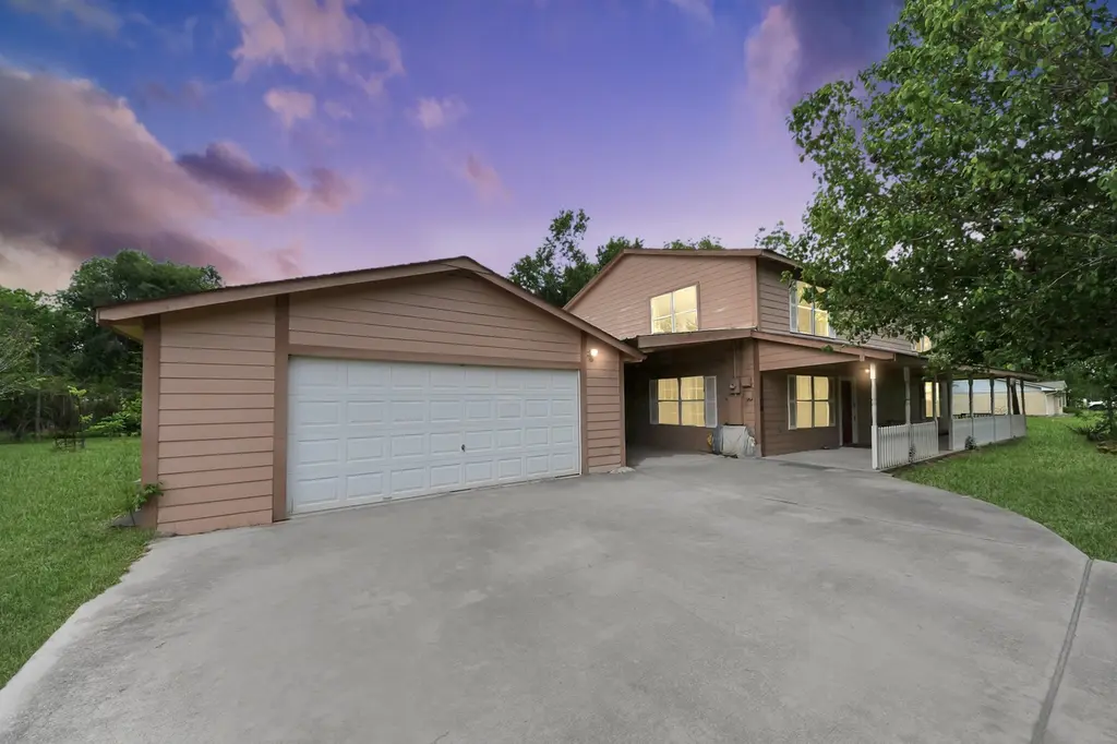 17106 Moss Oaks Dr