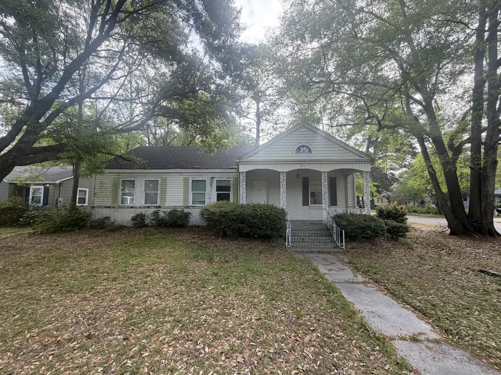 216 S 14th Ave