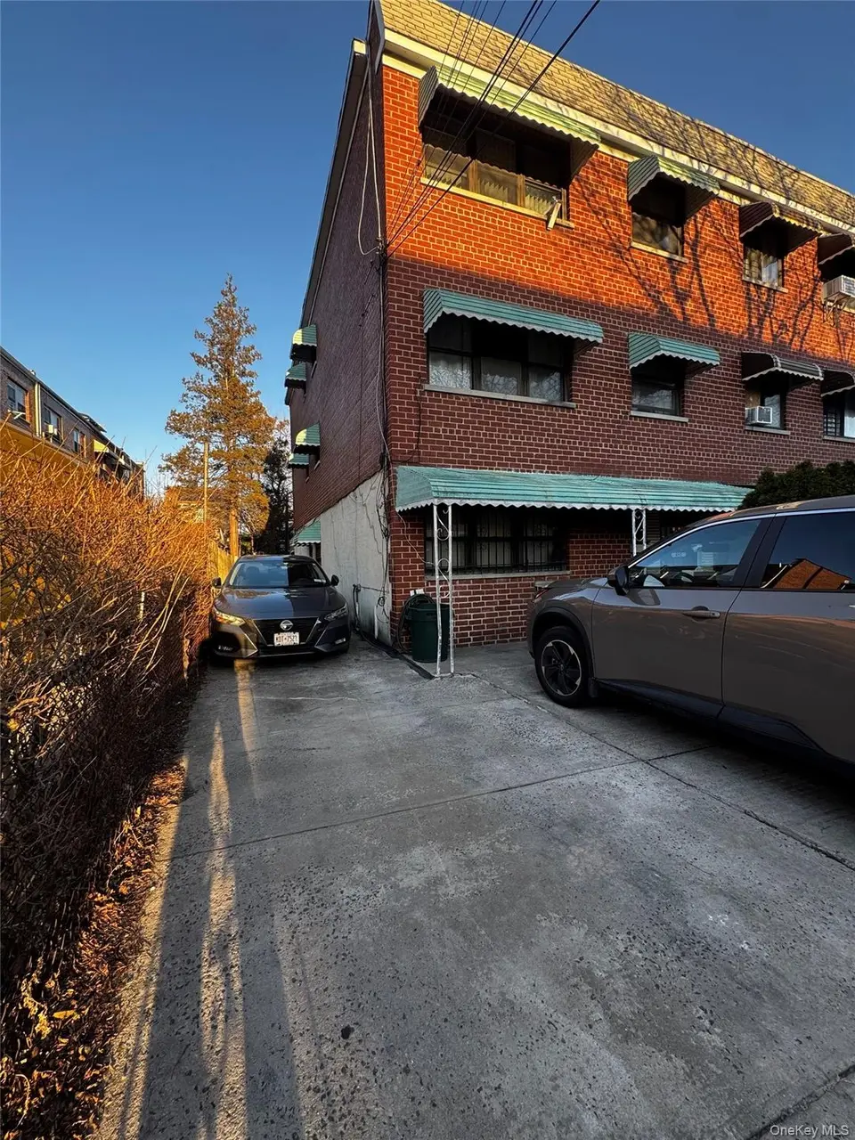 452 Saint Lawrence Ave