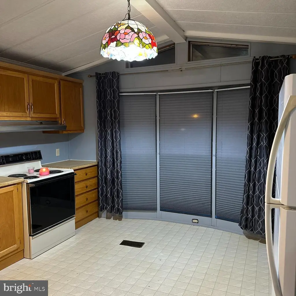36 Center Hill Dr