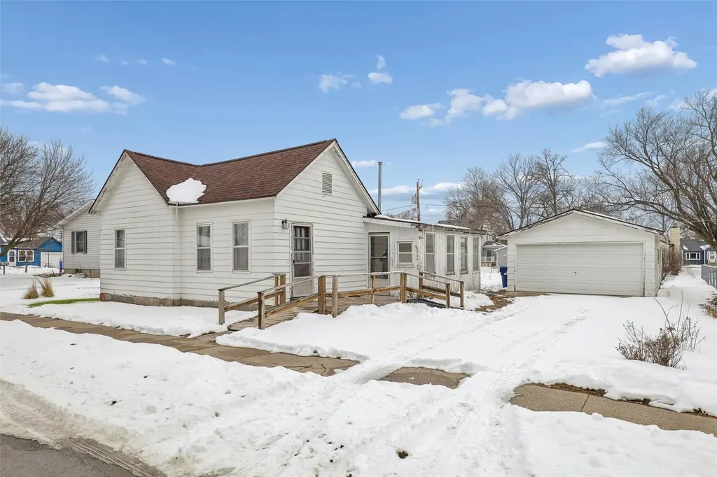 209 Main St